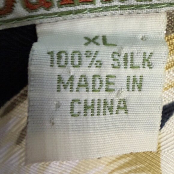 Tommy Bahama 100% Silk Floral Button-Down Shirt – Size XL - Picture 4 of 16